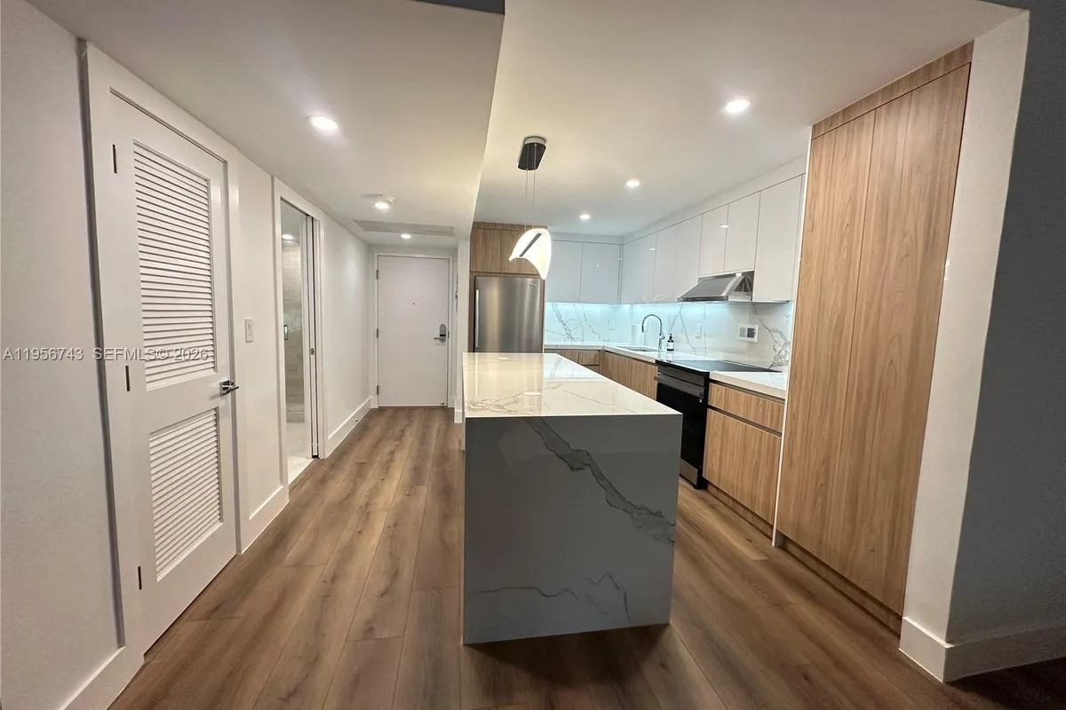 2301 Collins Ave # 1421, Miami Beach FL 33139