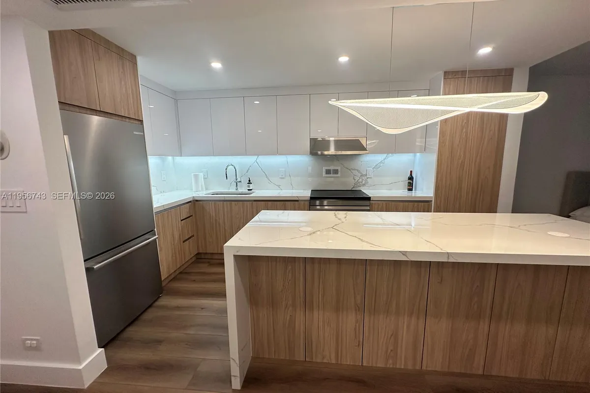 2301 Collins Ave # 1421, Miami Beach FL 33139