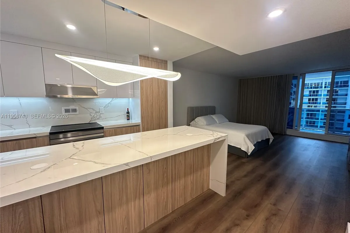 2301 Collins Ave # 1421, Miami Beach FL 33139