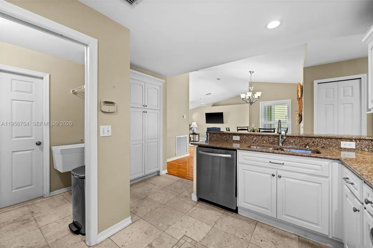 2926 SW 38th Ter, Cape Coral FL 33914