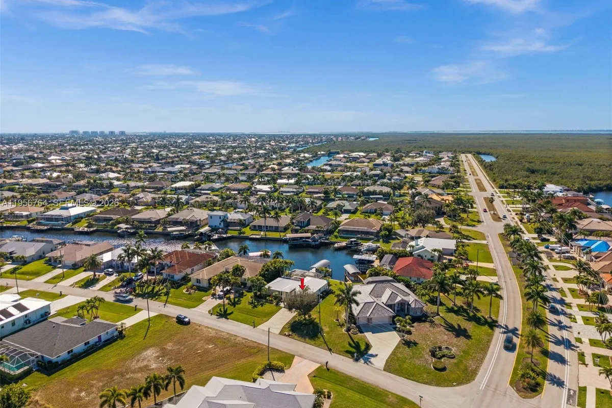 2926 SW 38th Ter, Cape Coral FL 33914