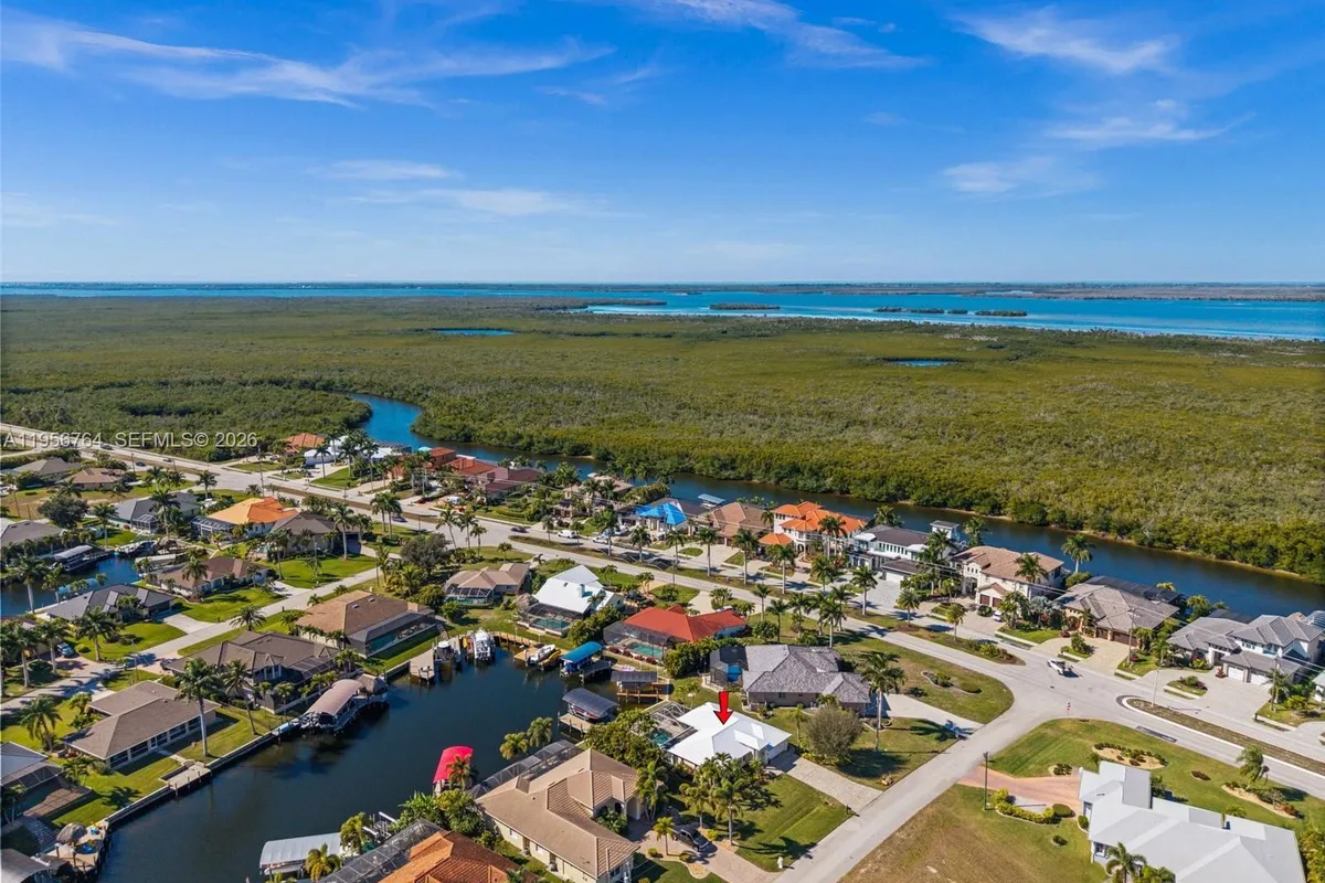 2926 SW 38th Ter, Cape Coral FL 33914