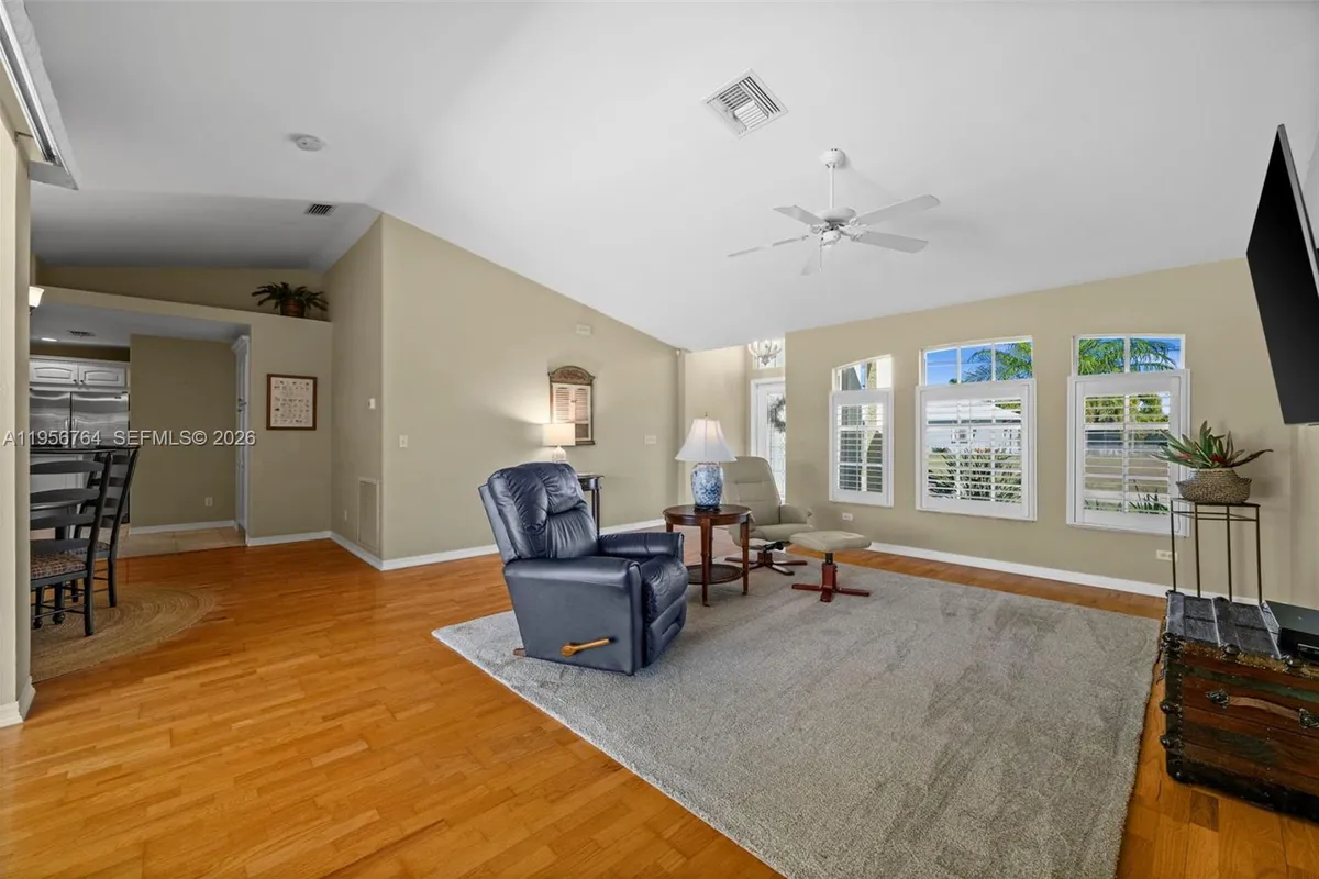 2926 SW 38th Ter, Cape Coral FL 33914