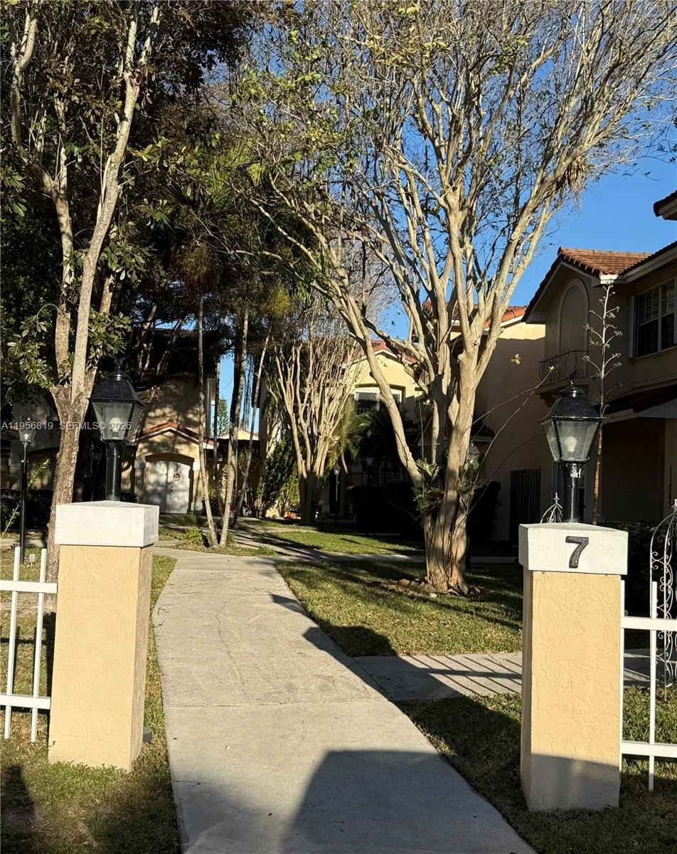 11039 SW 152nd Ct, Miami FL 33196