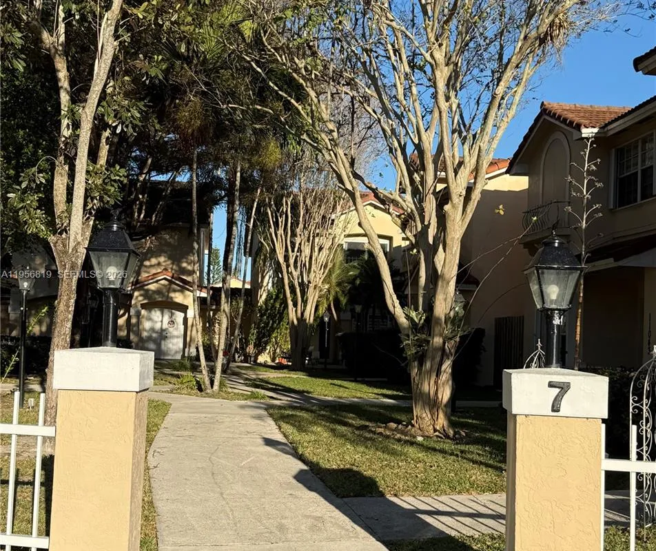 11039 SW 152nd Ct, Miami FL 33196