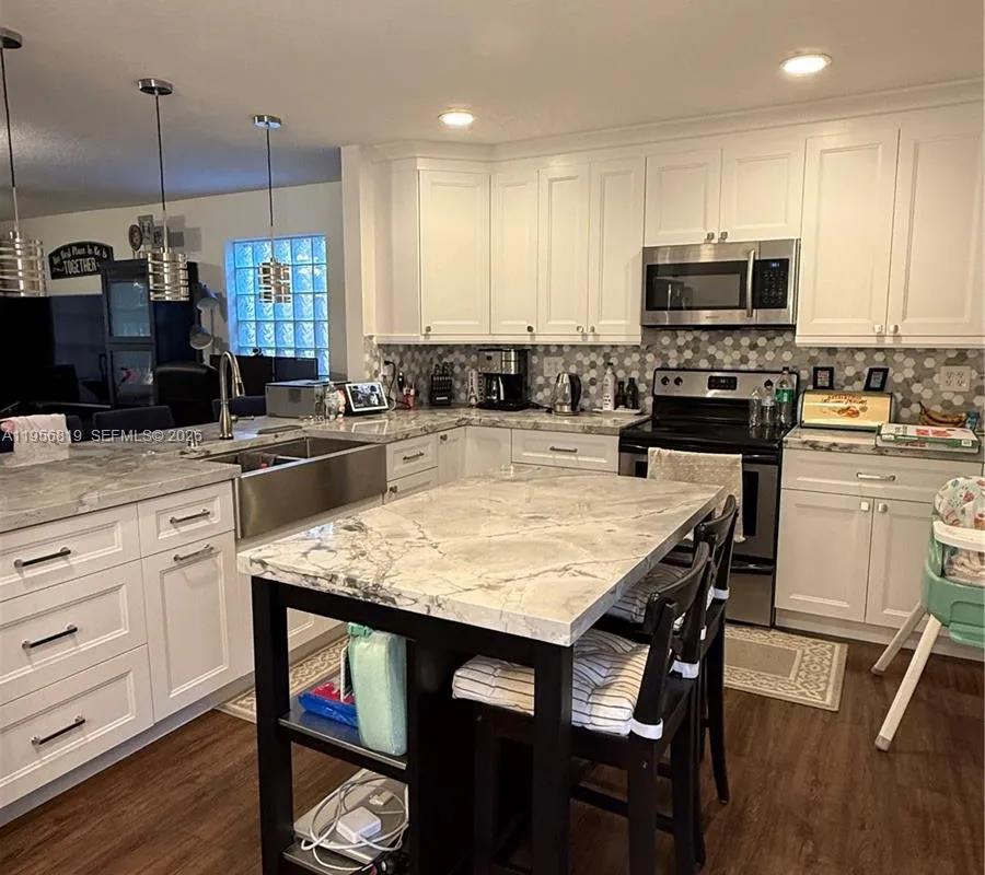 11039 SW 152nd Ct, Miami FL 33196