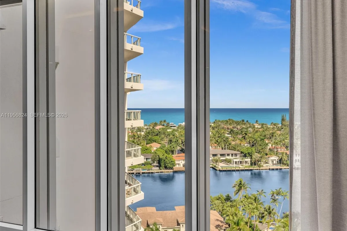 21200 Point Pl, Aventura FL 33180