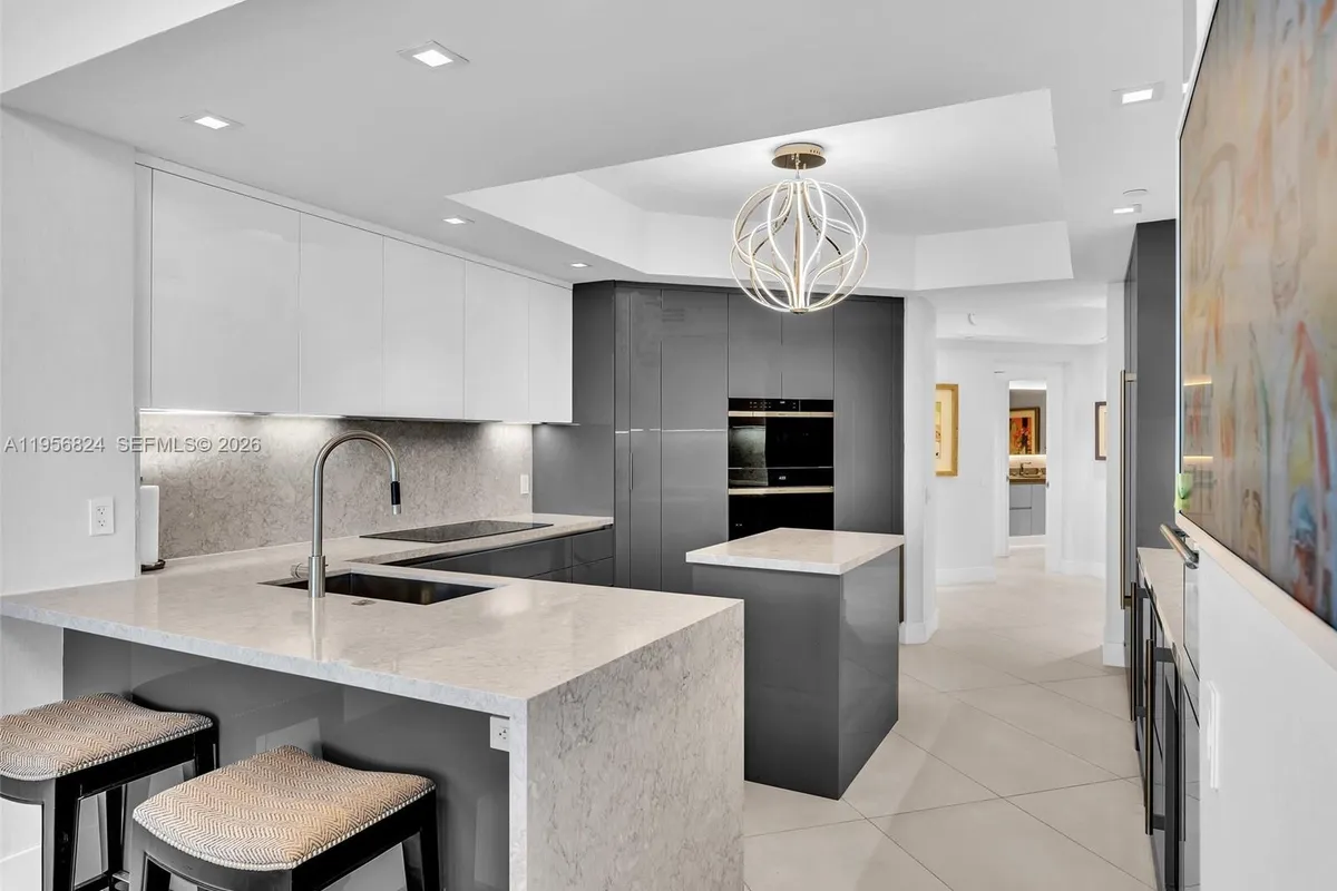 21200 Point Pl, Aventura FL 33180