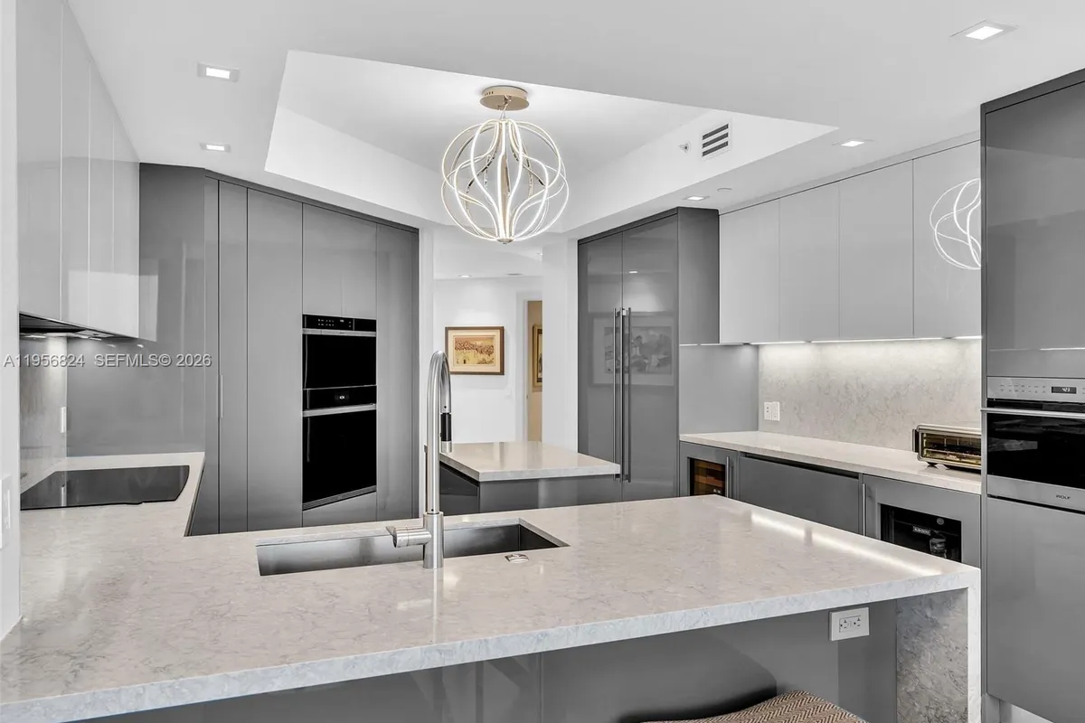 21200 Point Pl, Aventura FL 33180