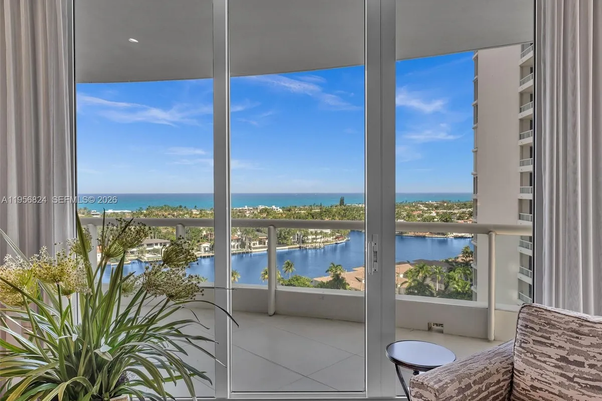 21200 Point Pl, Aventura FL 33180