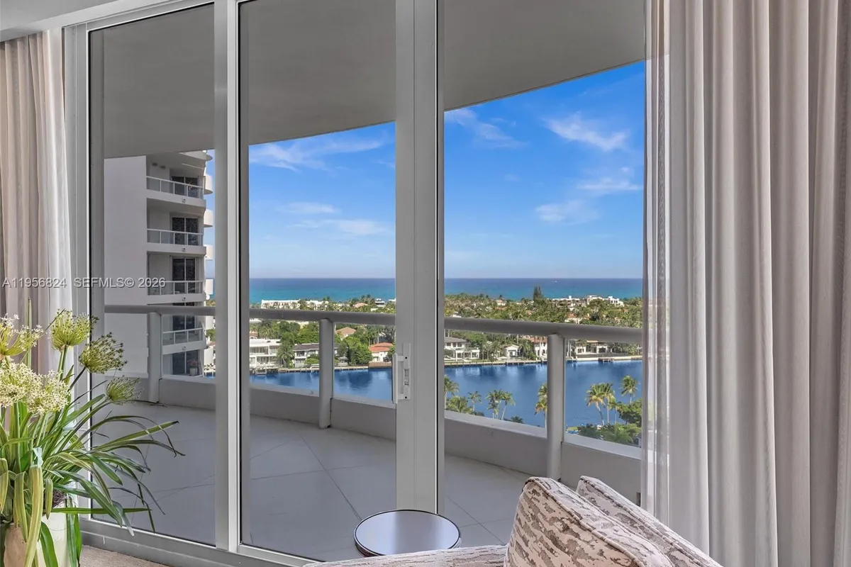 21200 Point Pl, Aventura FL 33180