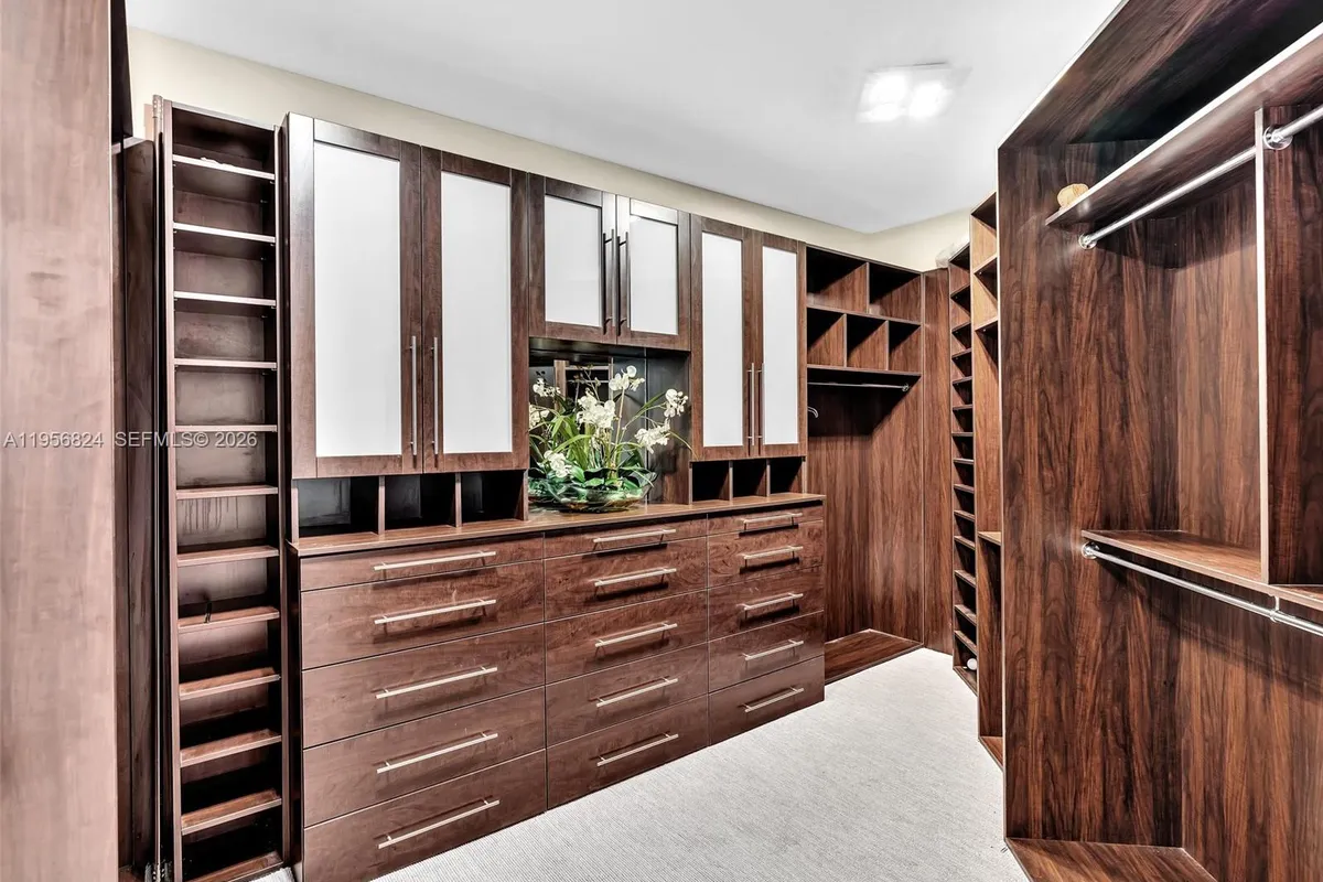 21200 Point Pl, Aventura FL 33180