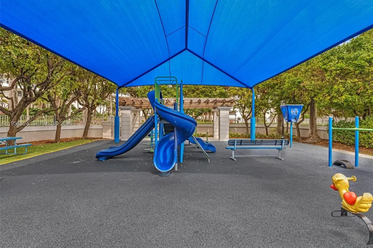 21200 Point Pl, Aventura FL 33180