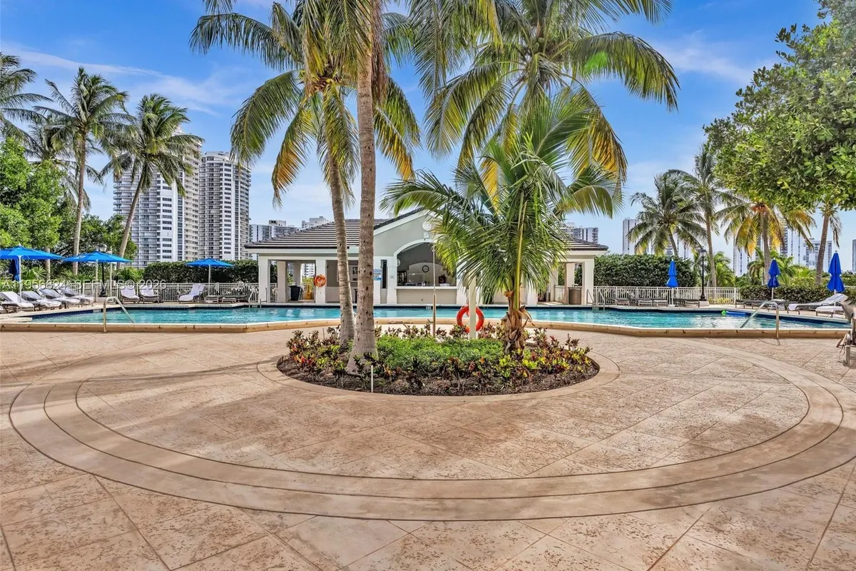 21200 Point Pl, Aventura FL 33180