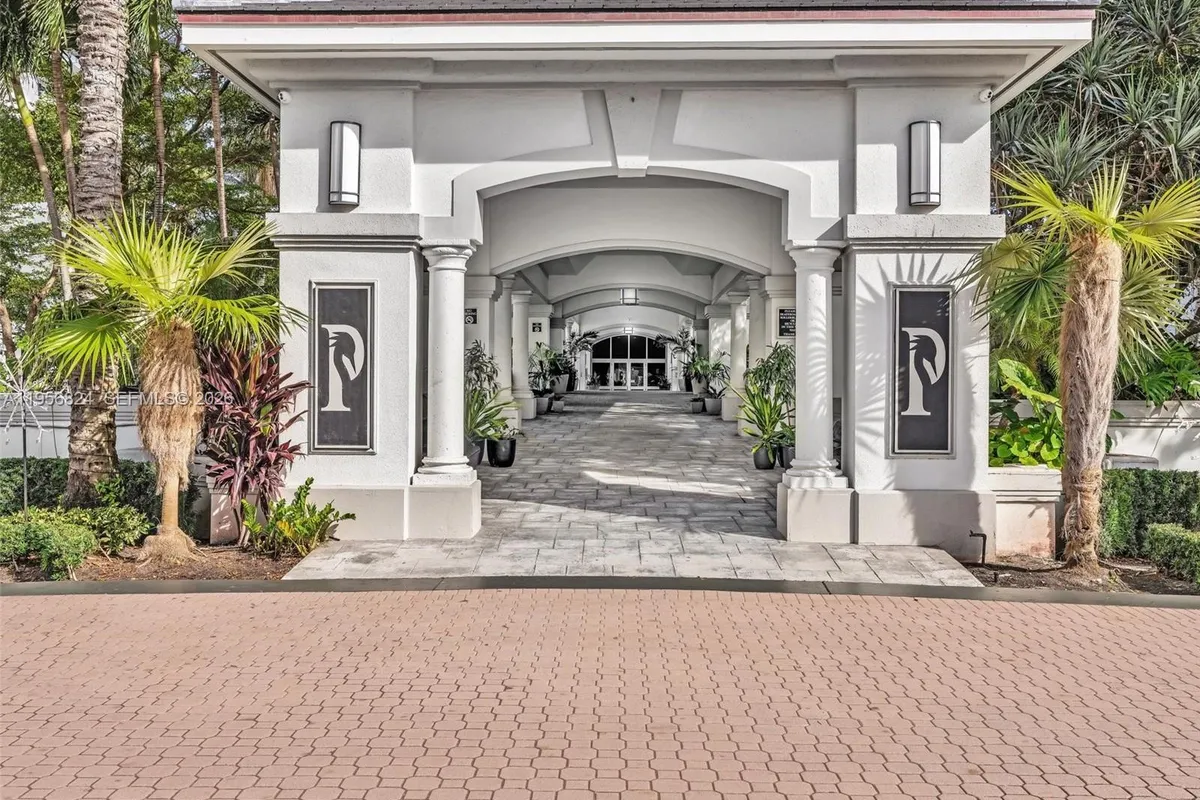 21200 Point Pl, Aventura FL 33180