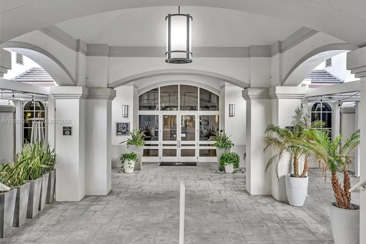 21200 Point Pl, Aventura FL 33180