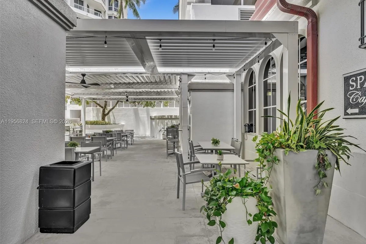 21200 Point Pl, Aventura FL 33180