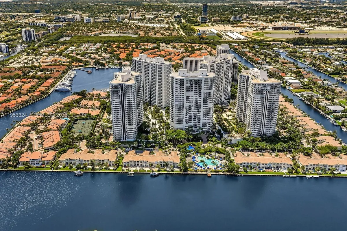 21200 Point Pl, Aventura FL 33180