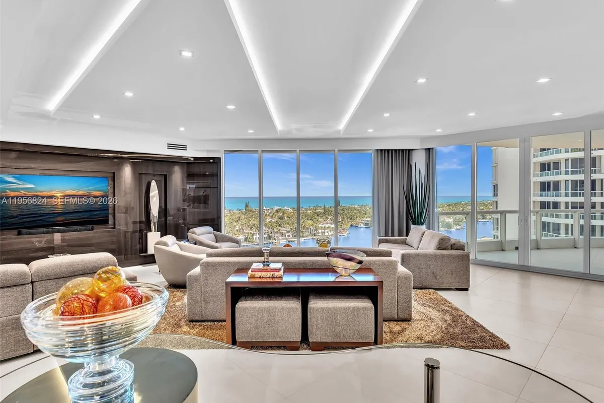 21200 Point Pl, Aventura FL 33180