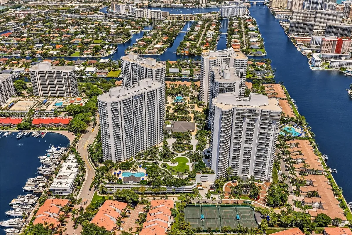21200 Point Pl, Aventura FL 33180