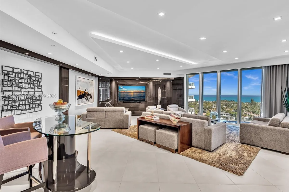 21200 Point Pl, Aventura FL 33180