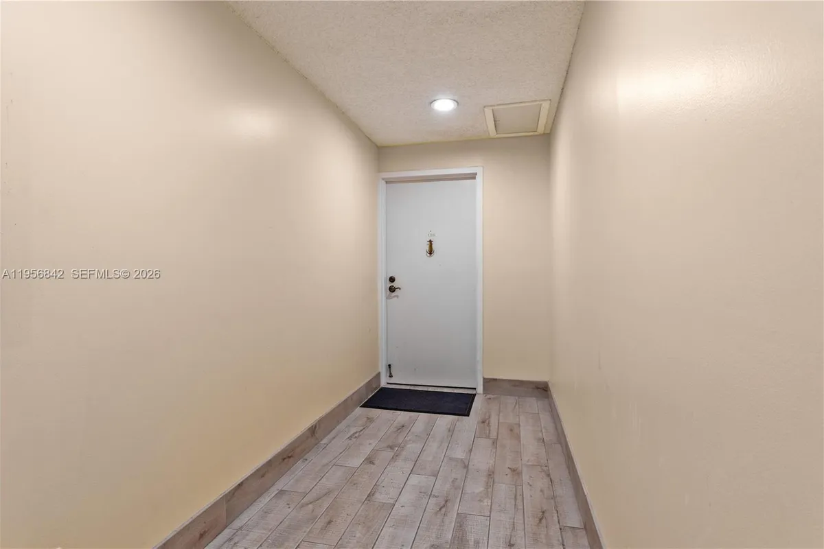 2000 Coco Plum Dr # 106, Marathon FL 33050