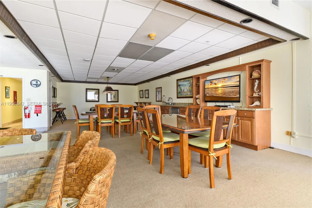 2000 Coco Plum Dr # 106, Marathon FL 33050