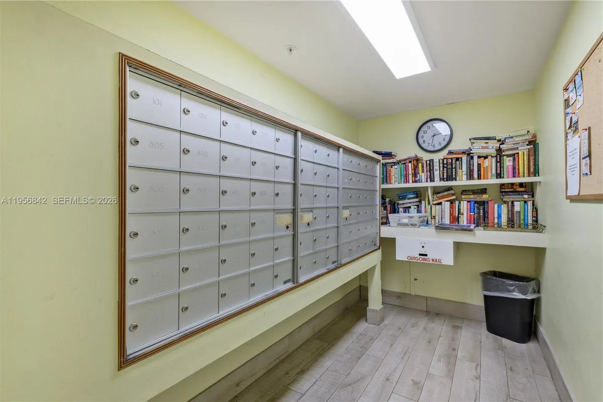 2000 Coco Plum Dr # 106, Marathon FL 33050