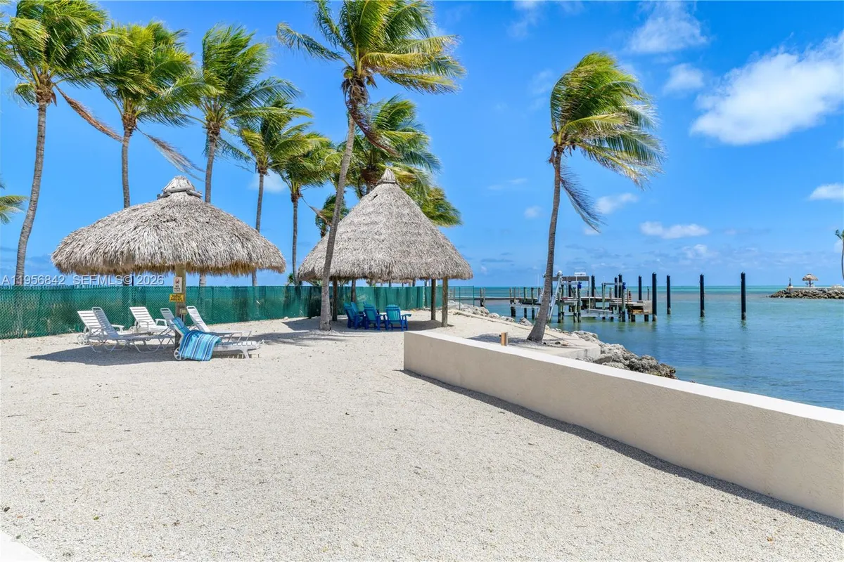 2000 Coco Plum Dr # 106, Marathon FL 33050