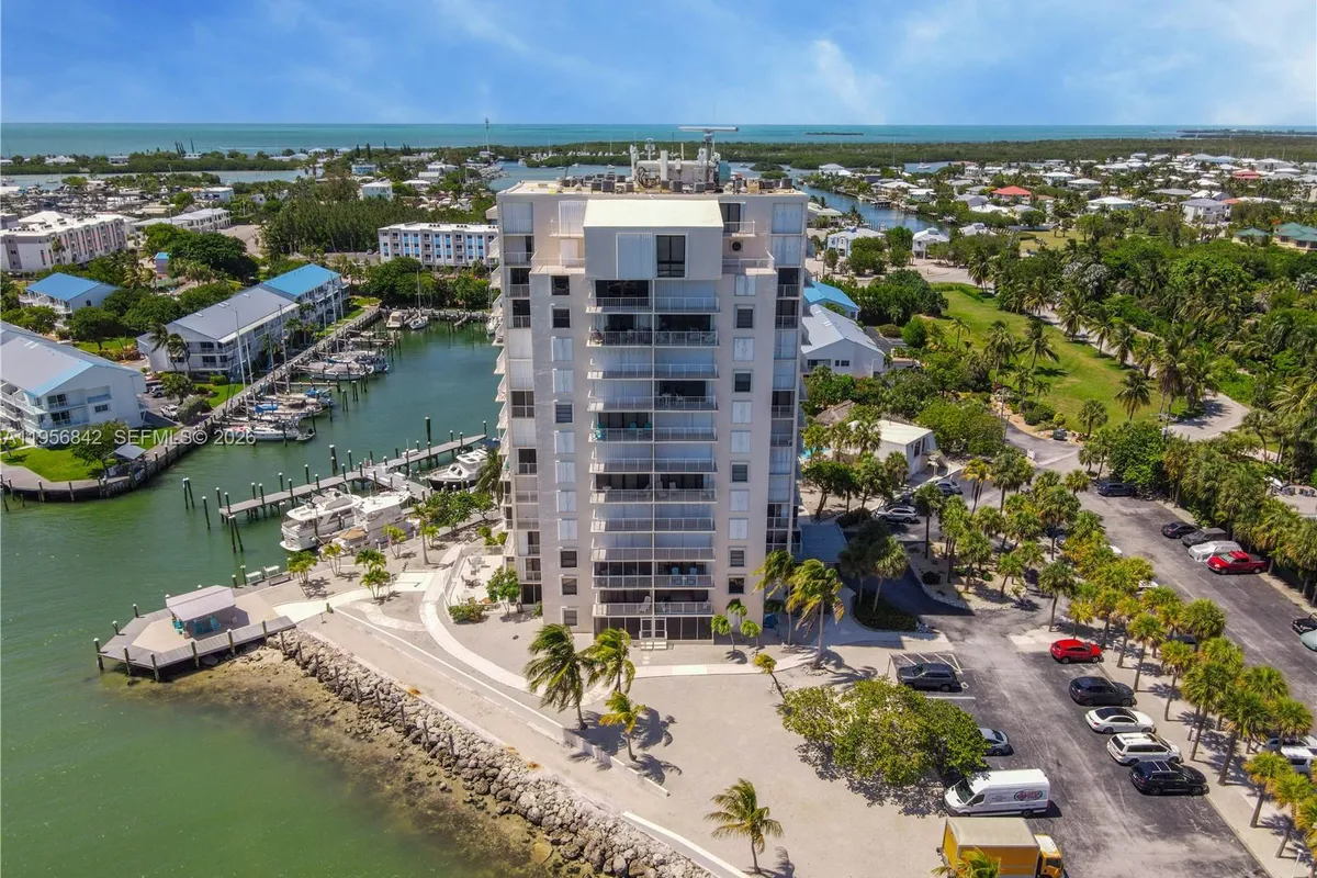 2000 Coco Plum Dr # 106, Marathon FL 33050