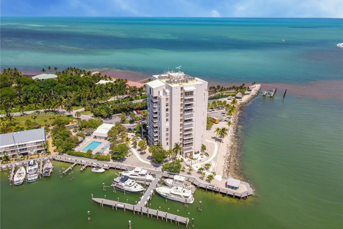 2000 Coco Plum Dr # 106, Marathon FL 33050