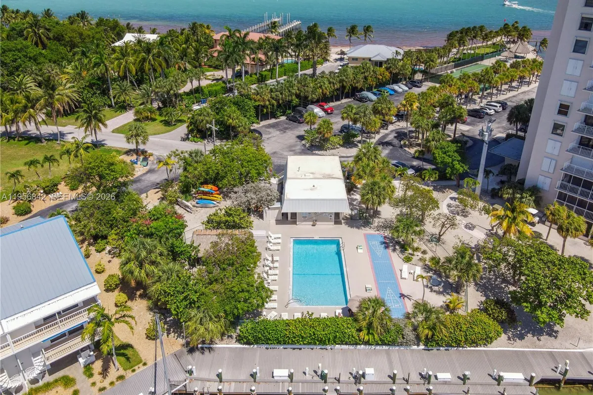 2000 Coco Plum Dr # 106, Marathon FL 33050