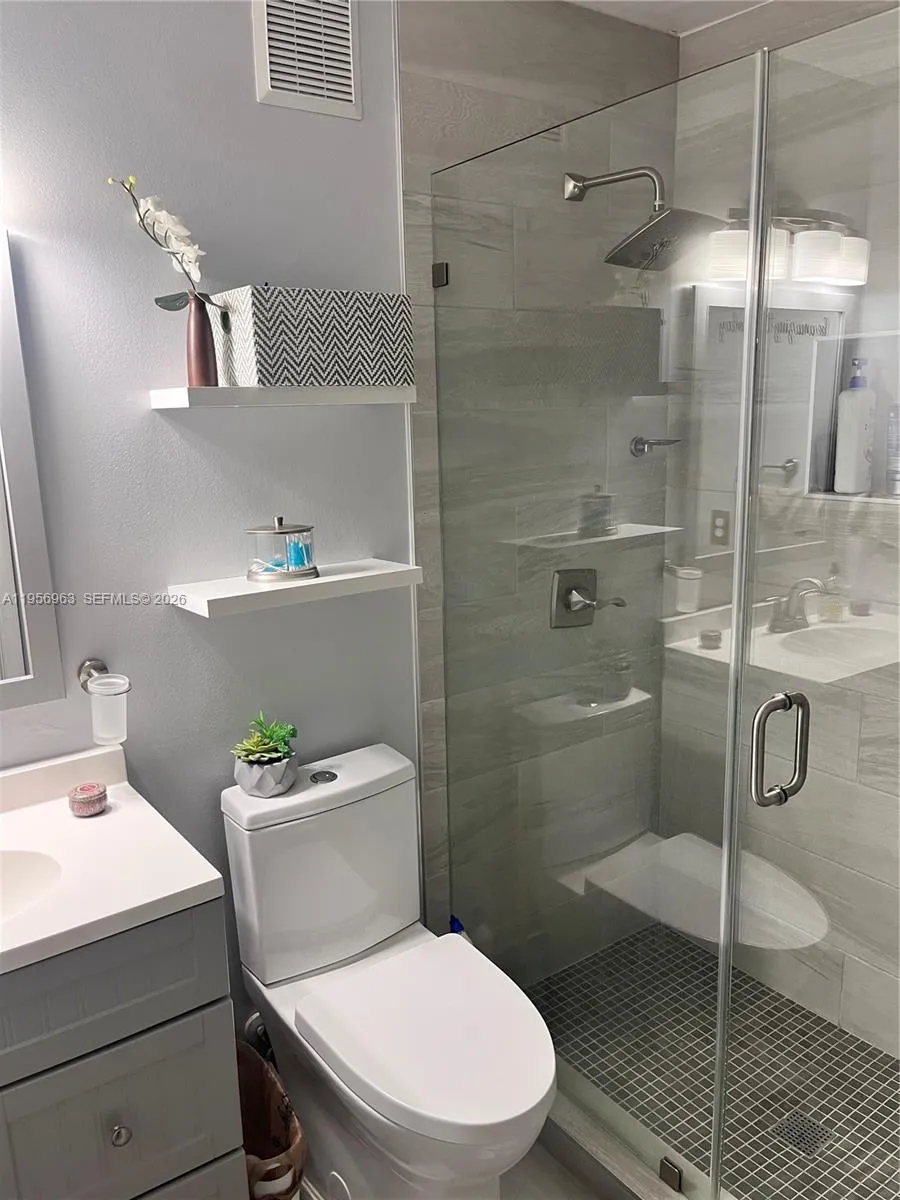 4746 Lago Vista Dr, Coconut Creek FL 33073