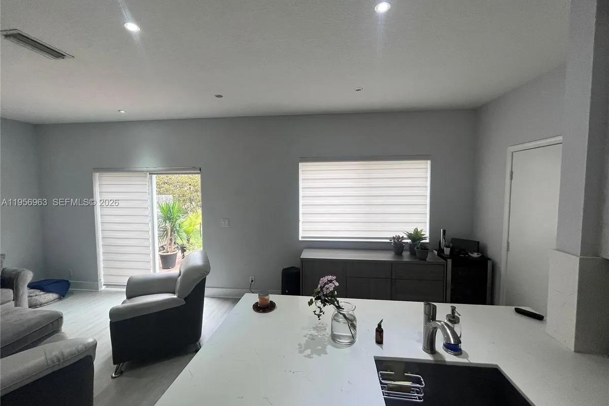 4746 Lago Vista Dr, Coconut Creek FL 33073