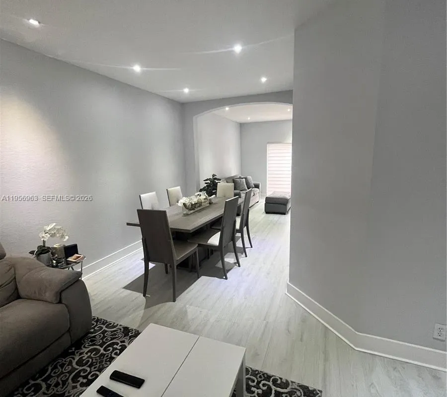 4746 Lago Vista Dr, Coconut Creek FL 33073