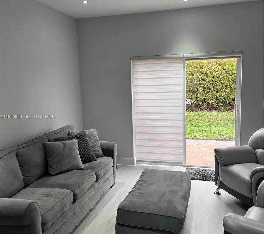 4746 Lago Vista Dr, Coconut Creek FL 33073