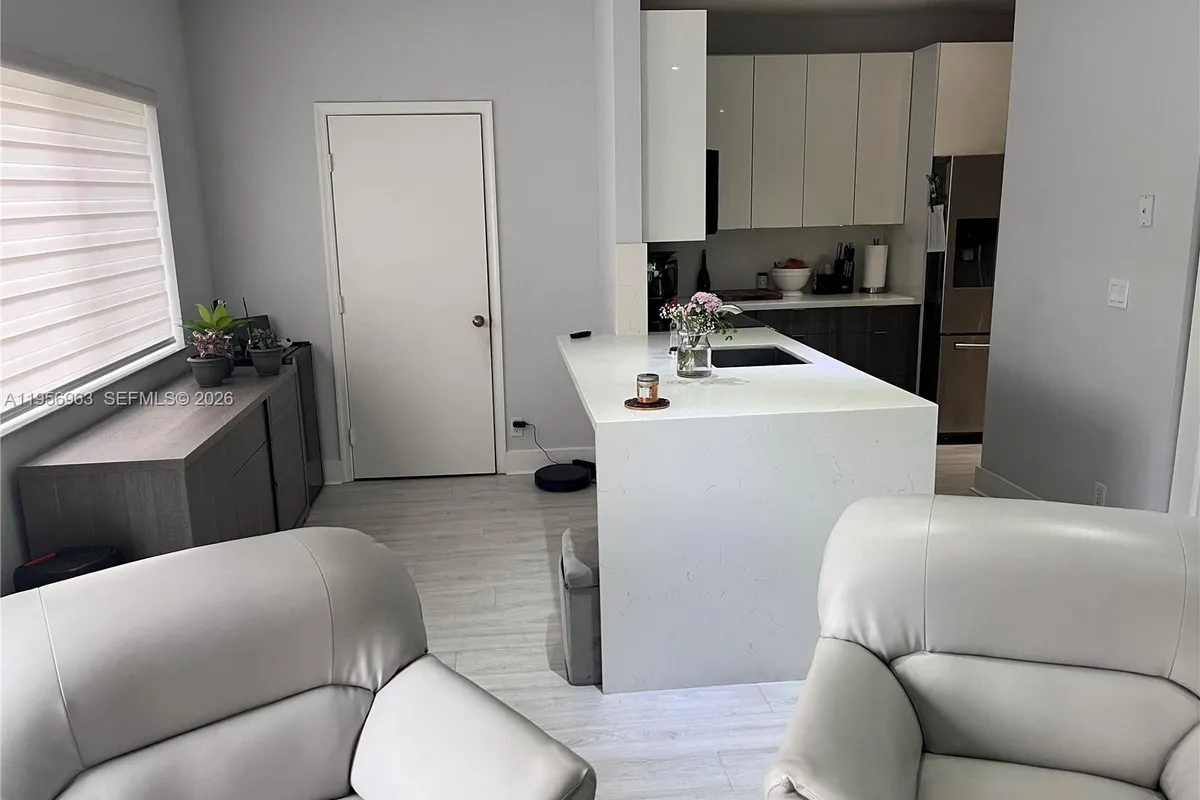 4746 Lago Vista Dr, Coconut Creek FL 33073