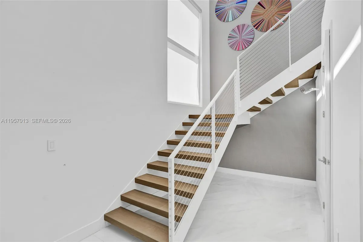 3750 Yacht Club Dr, Aventura FL 33180