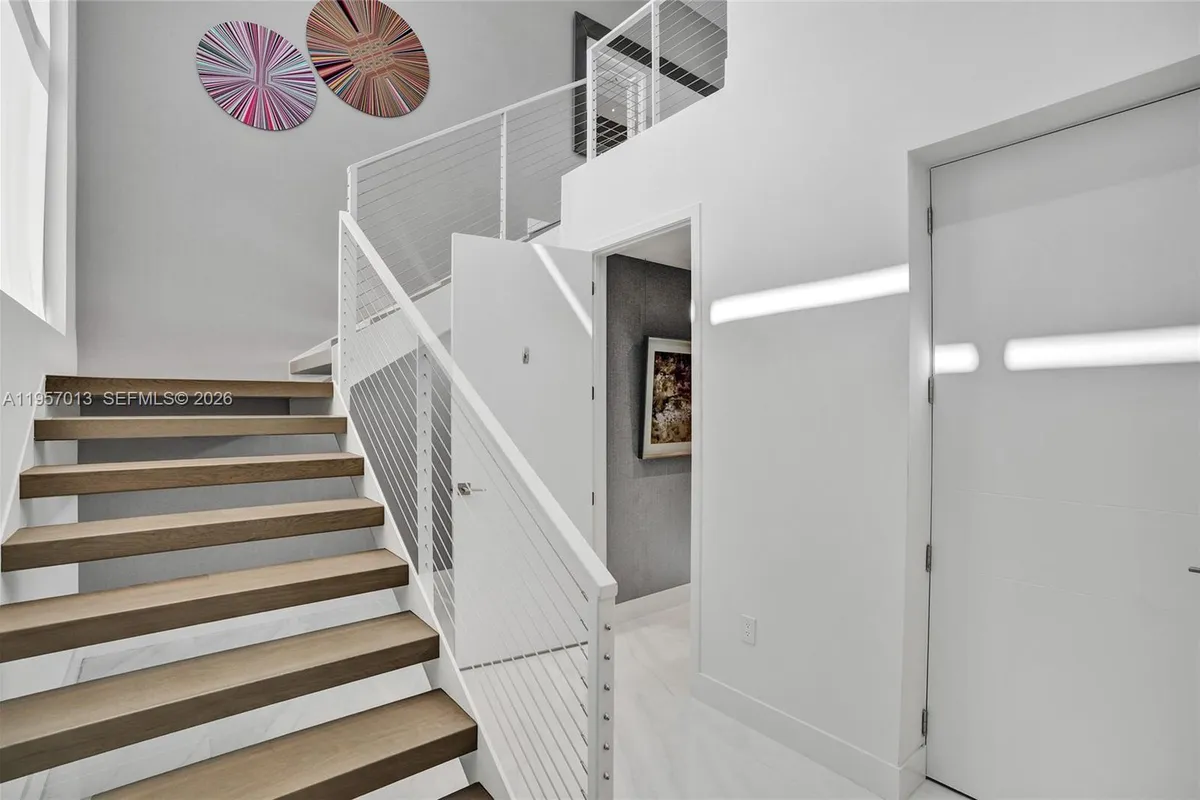 3750 Yacht Club Dr, Aventura FL 33180