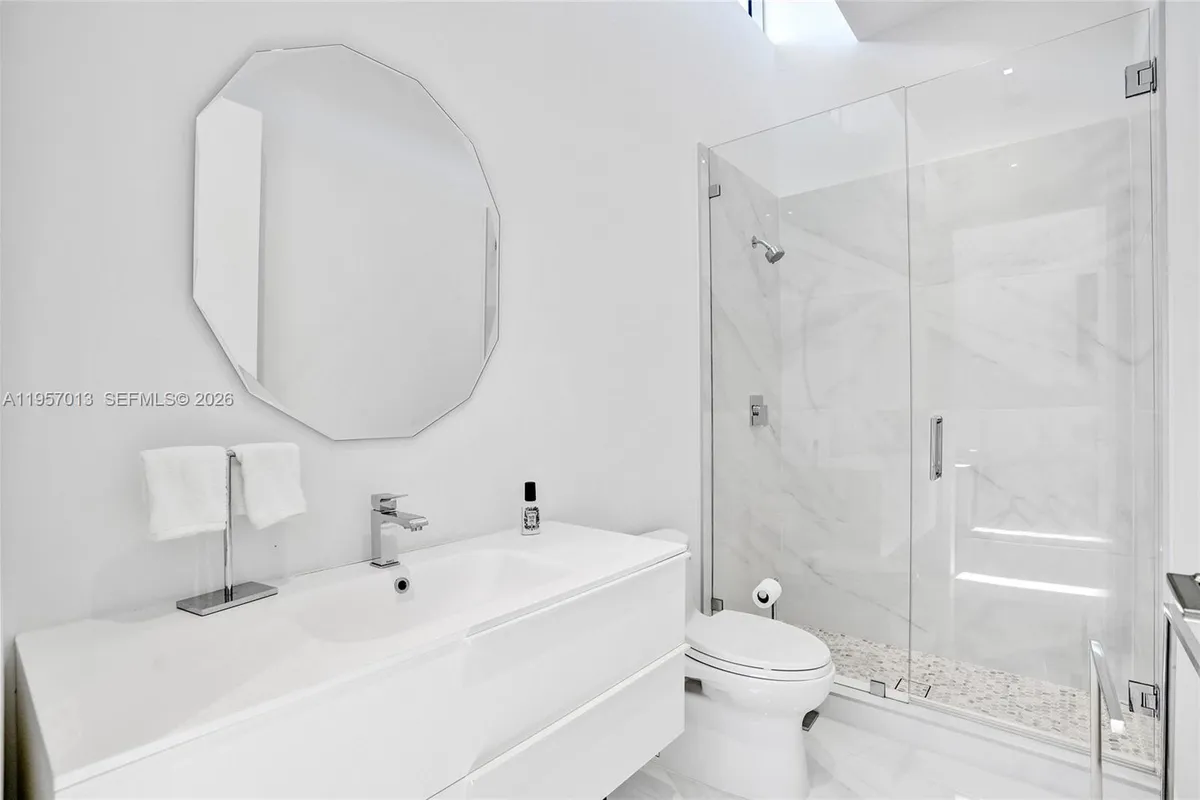 3750 Yacht Club Dr, Aventura FL 33180