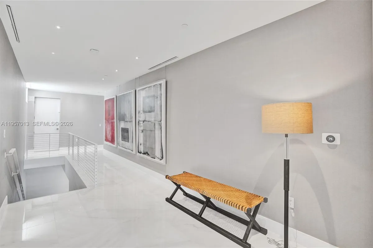 3750 Yacht Club Dr, Aventura FL 33180