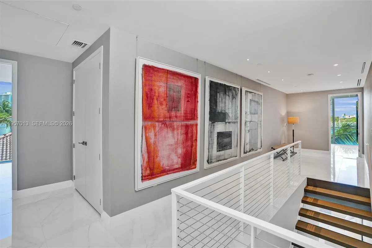 3750 Yacht Club Dr, Aventura FL 33180