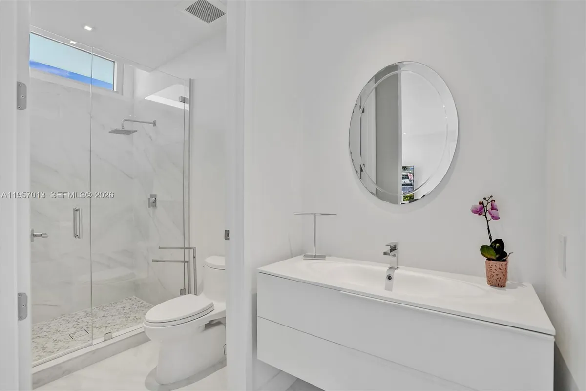 3750 Yacht Club Dr, Aventura FL 33180