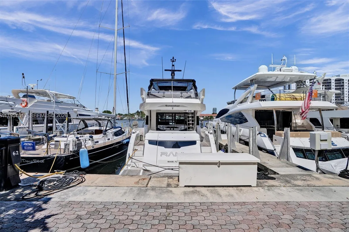 3750 Yacht Club Dr, Aventura FL 33180