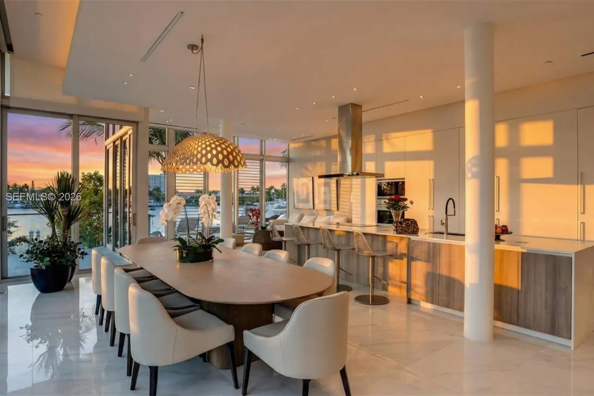 3750 Yacht Club Dr, Aventura FL 33180