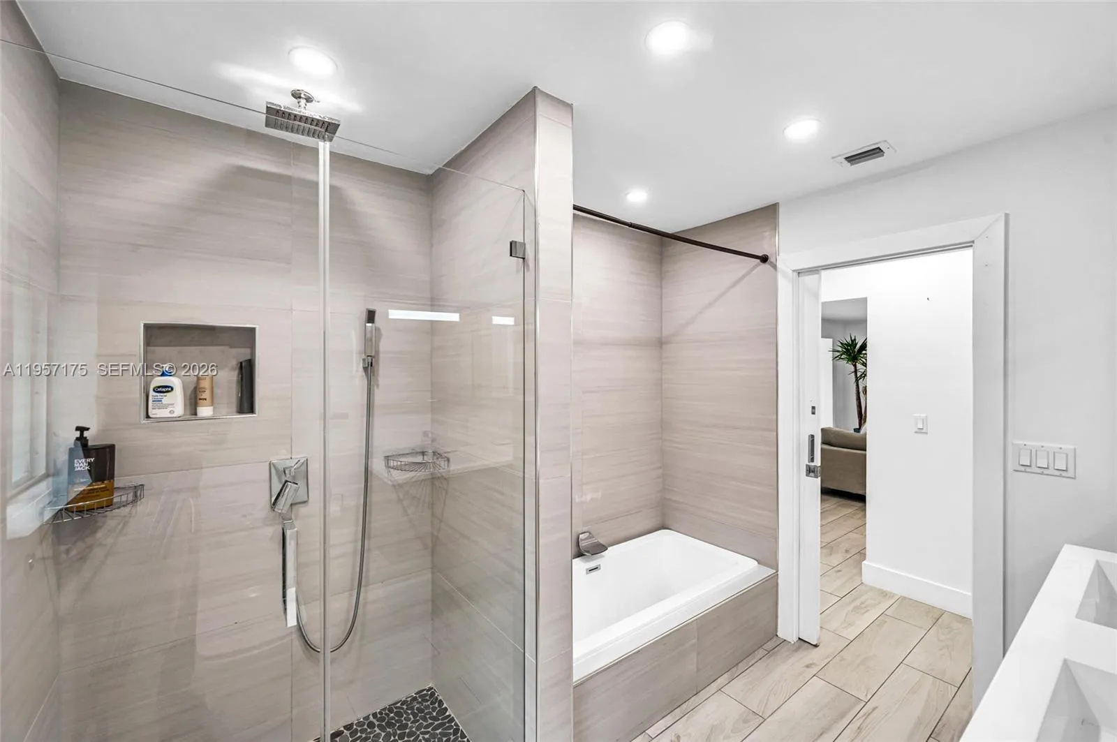 1080 NE 104th St, Miami Shores FL 33138