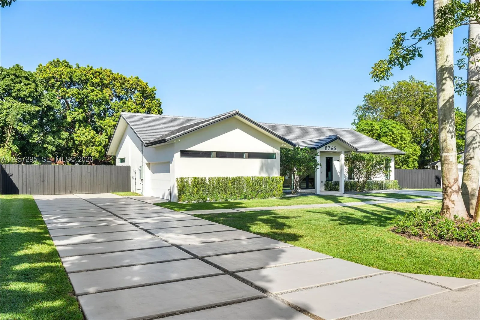 8765 SW 175th St, Palmetto Bay FL 33157