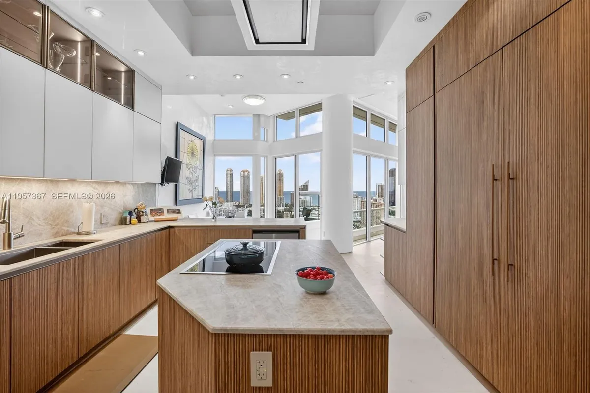 2600 Island Blvd # 1, Aventura FL 33160