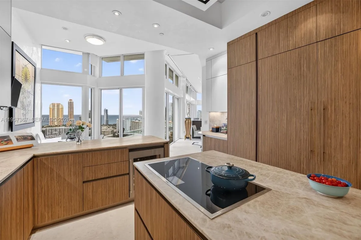 2600 Island Blvd # 1, Aventura FL 33160