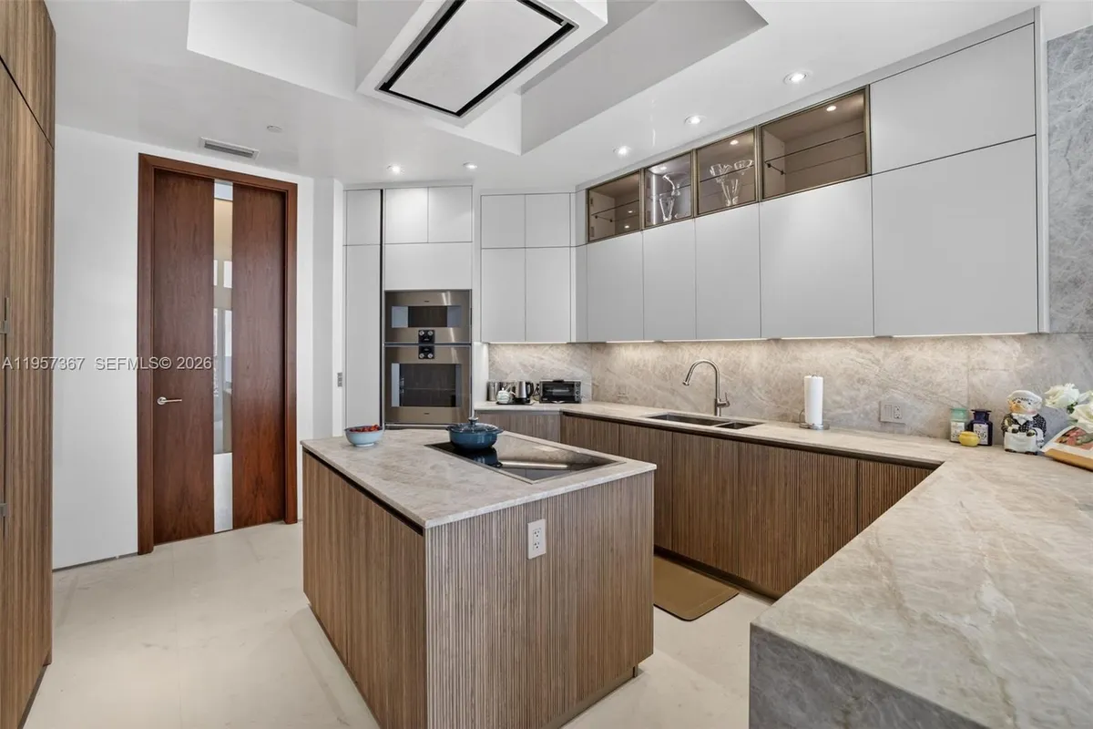 2600 Island Blvd # 1, Aventura FL 33160